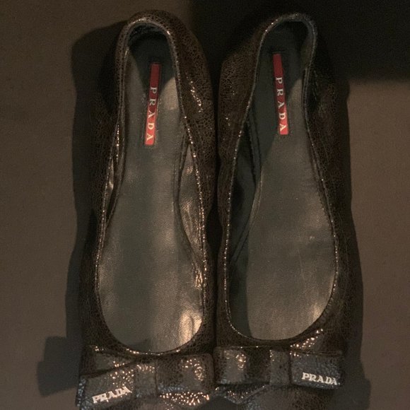 PRADA Cracked Leather Bow Accents Ballet Flats 9.5 - Picture 4 of 5